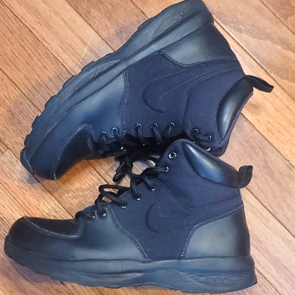 Nike ACG boots
